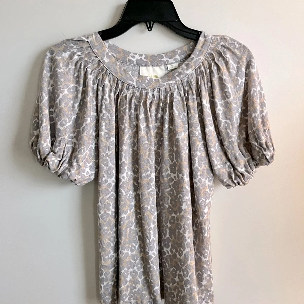 Anthropologie Maeve Gray Leopard Animal Print Puff Sleeve Top size Small